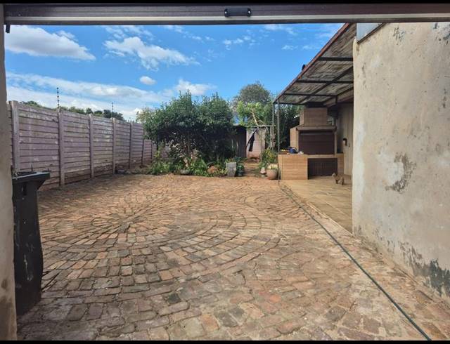 3 BEDROOM HOUSE FOR SALE IN LENASIA SOUTH